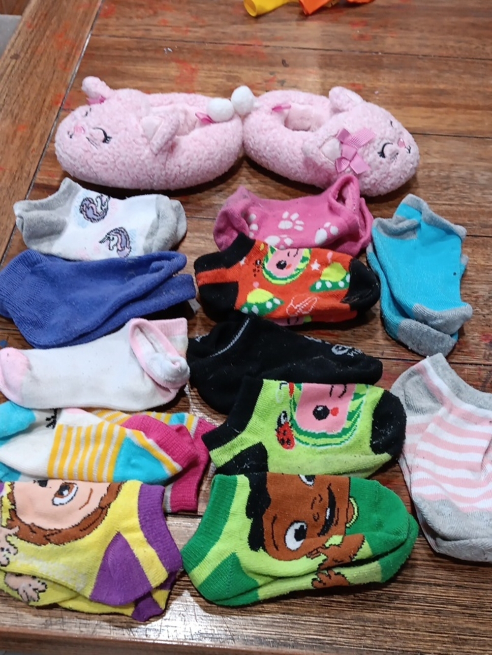 Pink Plush Kids One-Piece Slipper Shoes And A Doz Socks